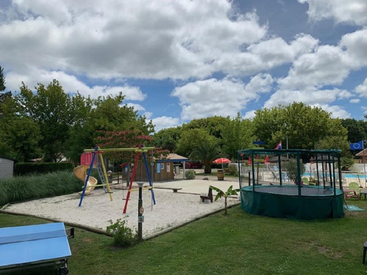 Camping La Chesnays Hotel Vendays-Montalivet Eksteriør billede