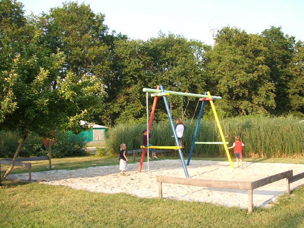 Camping La Chesnays Hotel Vendays-Montalivet Eksteriør billede